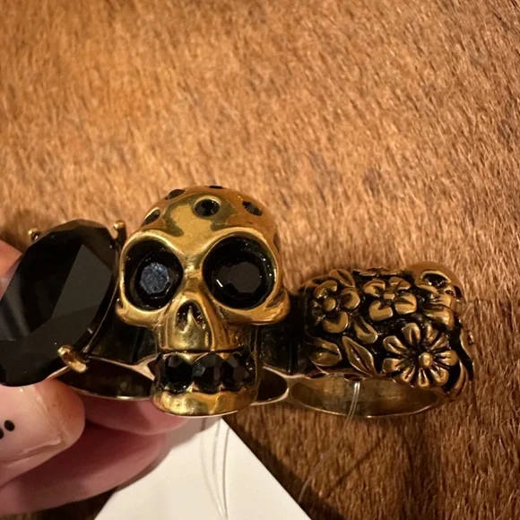 Alexander McQueen Knuckle Ring - Picture 2 of 8